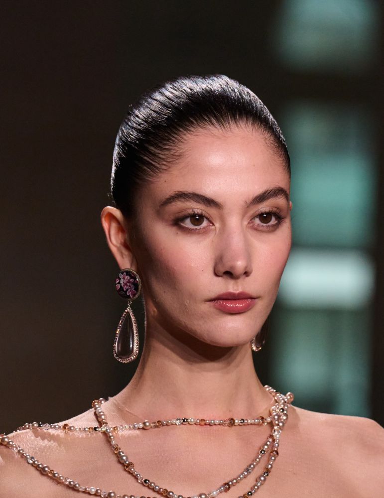 طريقة تطبيق مكياج ترابي ناعم يجعلكِ متألّقةً في الأوقات كافة