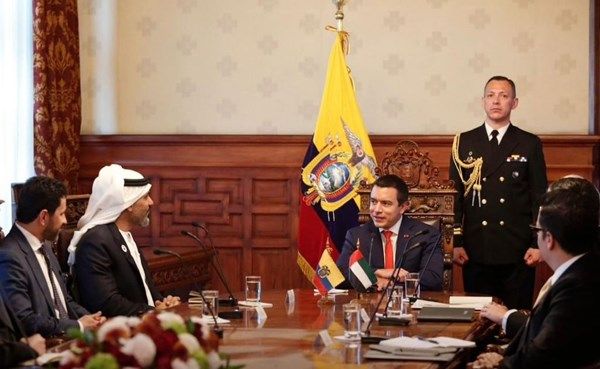 رئيس الإكوادور يستقبل رئيس جهاز الإمارات للمحاسبة