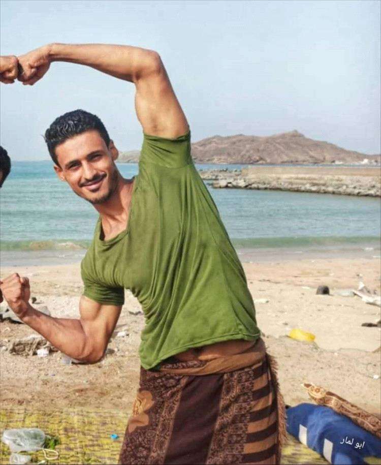 شاهد اول صورة للشاب الذي توفى عقب سقوطه من اعلى مبنى في عدن