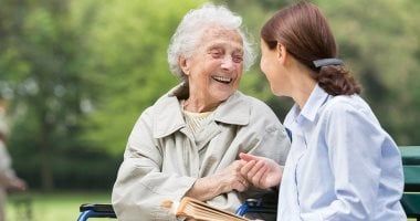 العلاج بالتذكر.. كيف يؤثر الحديث عن الماضى على صحة دماغ مرضى الخرف