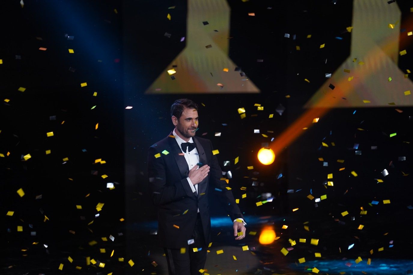 أحمد عز: تجارِب مِهنية متعددة مهّدت الطريق للنجومية "فيديو"