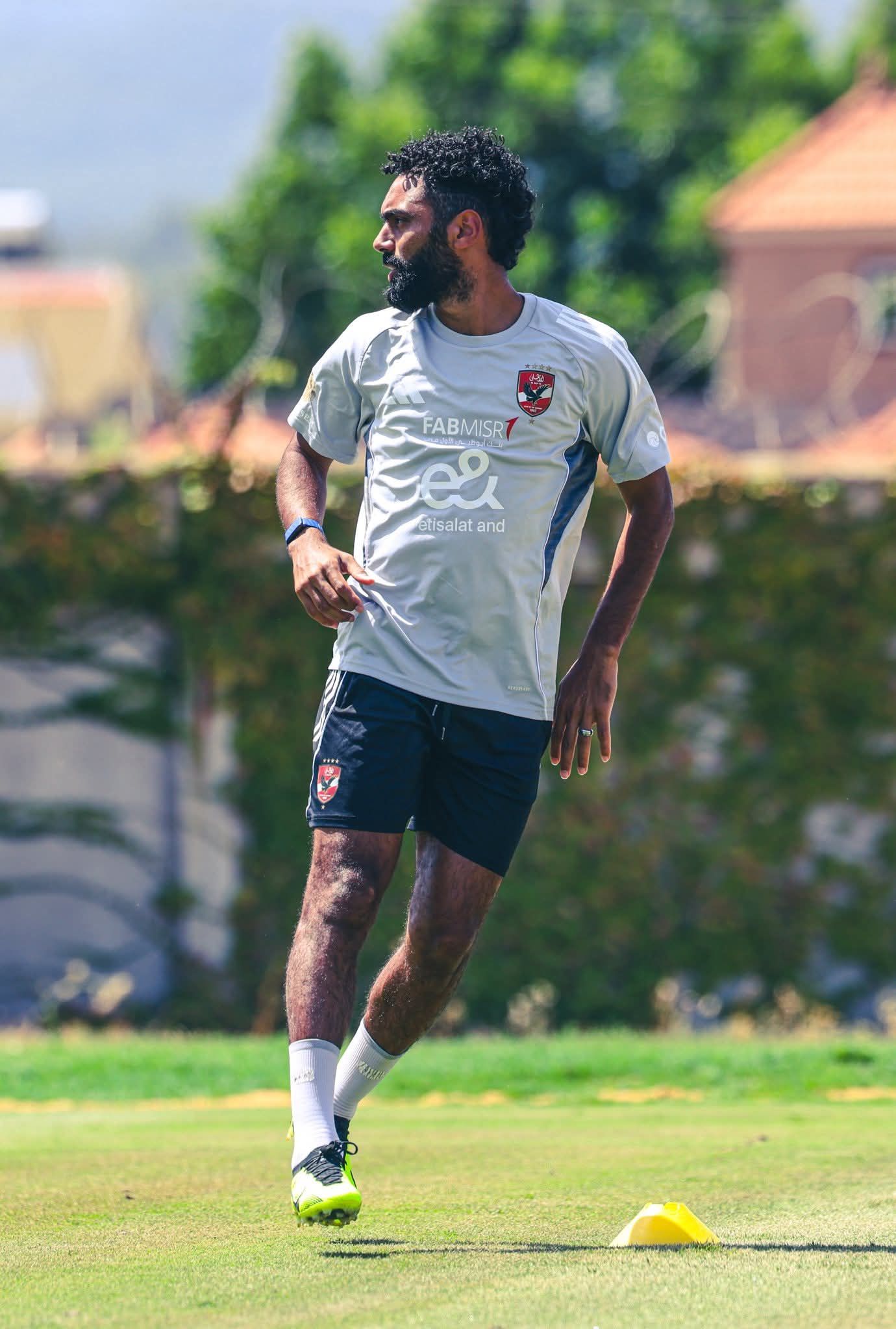 ريبيرو يركز على التدريبات البدنية في مران الأهلي الصباحي بتونس.. صور