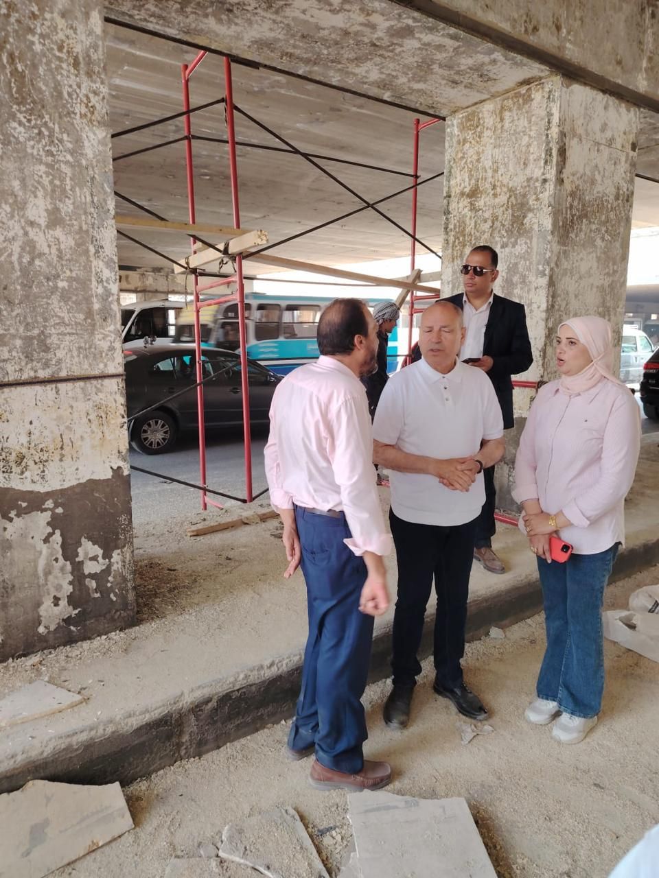 محافظ القاهرة يتفقد ميدان رمسيس ويوجه بمنع الانتظار الخاطىء.. صور