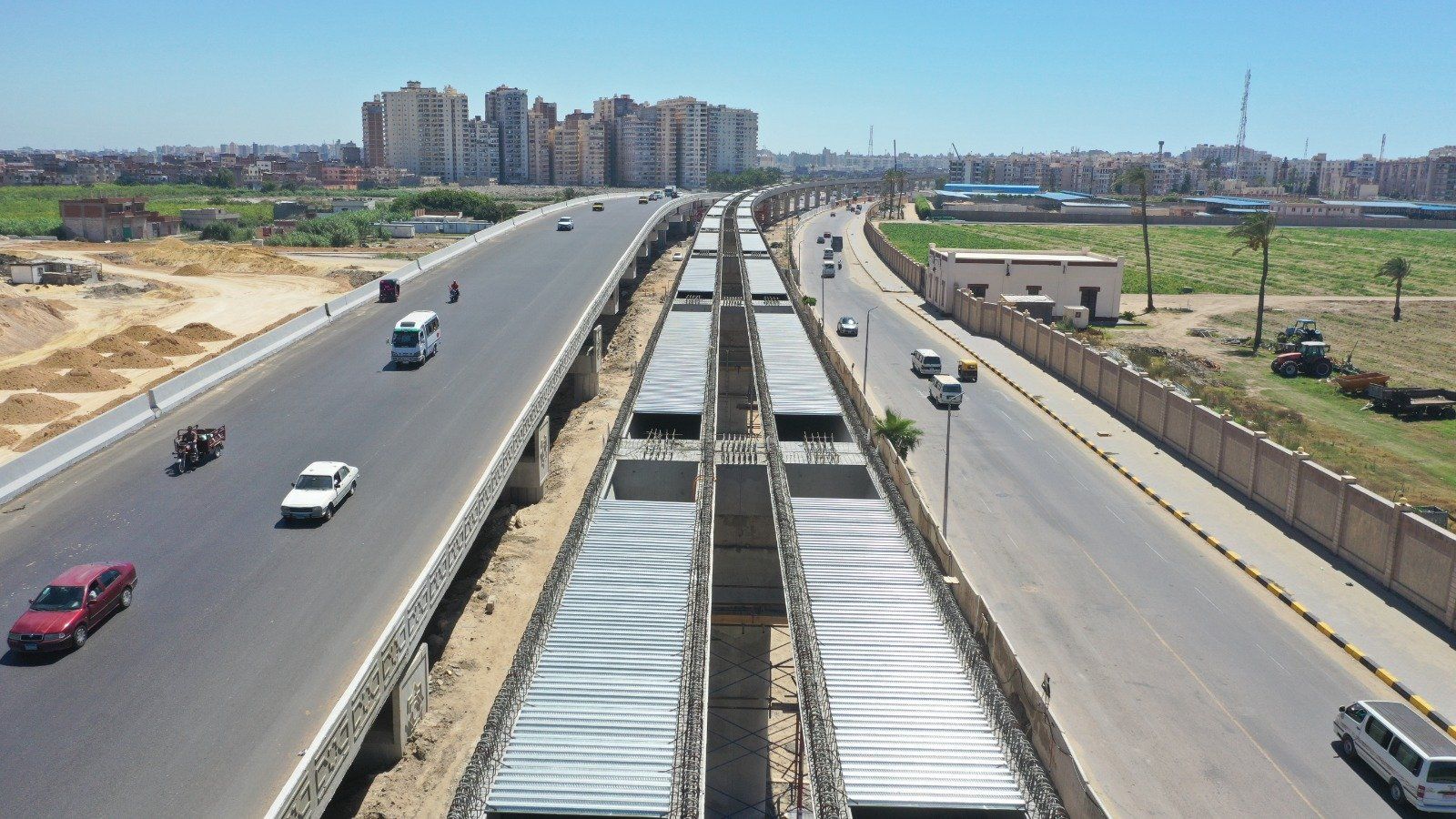 شاهد تركيب الكمرات بمشروع المرحلة الأولى من مترو الإسكندرية