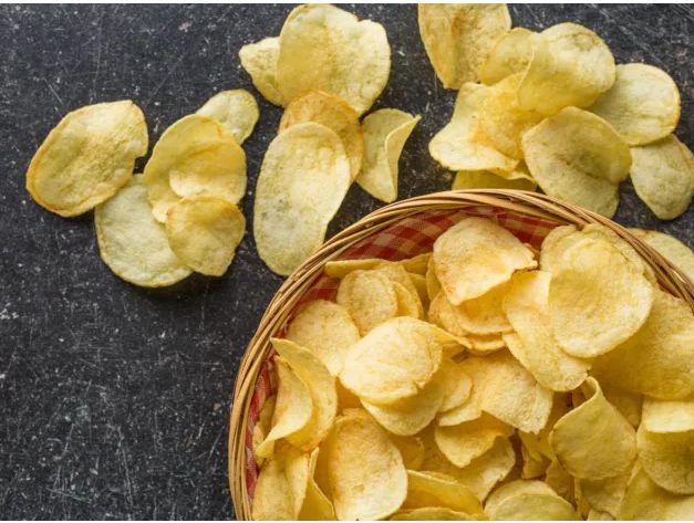 10 أطعمة ومشروبات غير صحية تساعد على زيادة الوزن.. اعرف البدائل