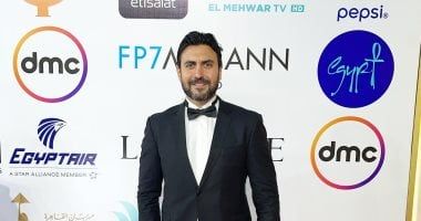 معتز حسين مذيع بدرجة رجل أعمال في مسلسل اتنين قهوة