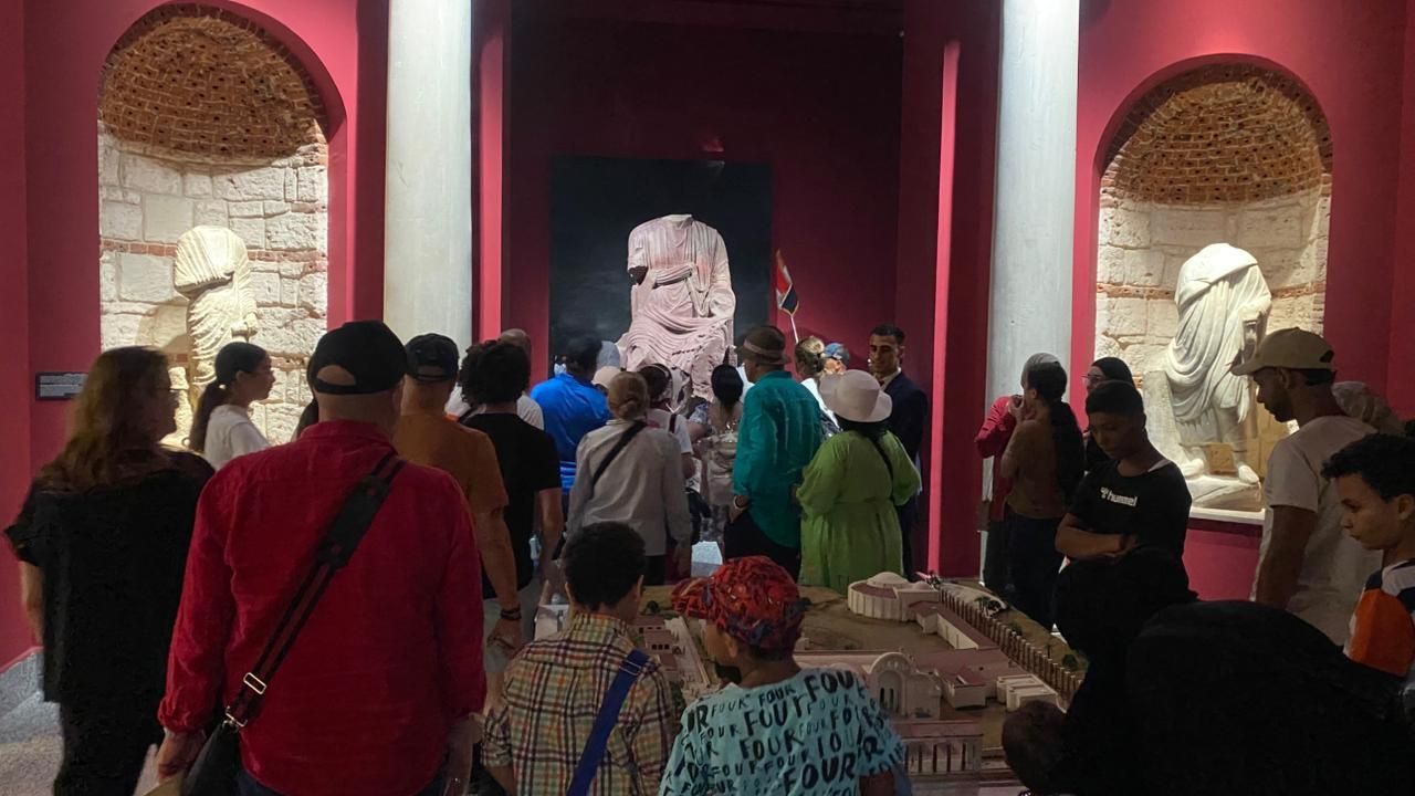 إقبال جماهيرى كبير على المتاحف والمواقع الأثرية بالإسكندرية.. صور