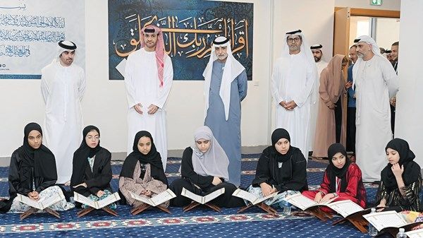 نهيان بن مبارك: البرامج الصيفية ميدان للإبداع وتنمية المواهب