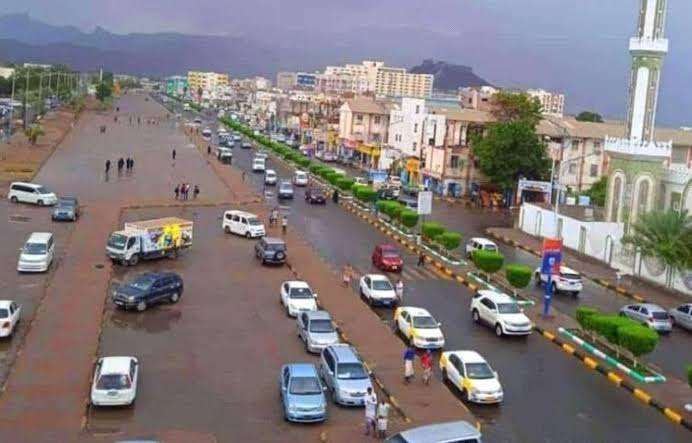 انفجارات وتبادل لاطلاق النار في عدن