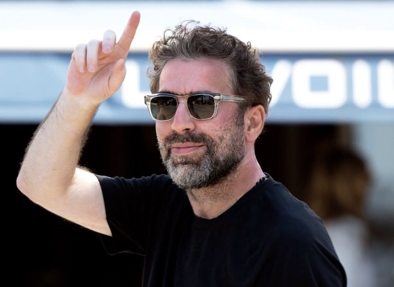 سعيد الماروق يعلن زواجه من خلود ضاهر بصورة وتعليق رومانسي