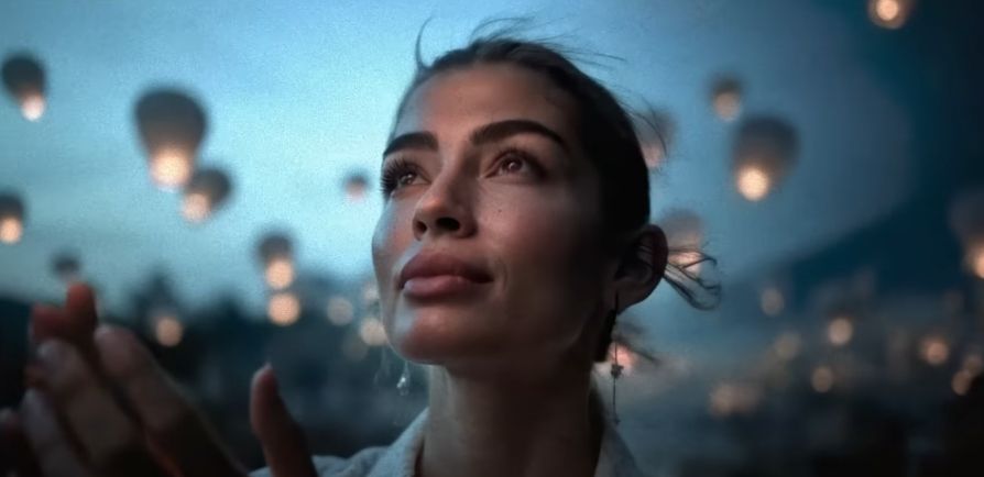 هشام جمال عن أغنيته أنا والقمر: مختلفة جدا لأنها الأولى بعد ما ليلى بقت فى حياتى رسمى