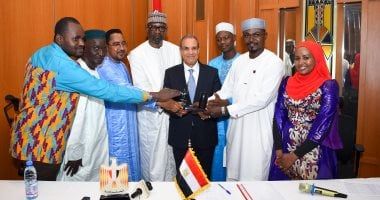 وزير الخارجية والهجرة يلتقى أعضاء جمعية مالى لخريجى الجامعات المصرية