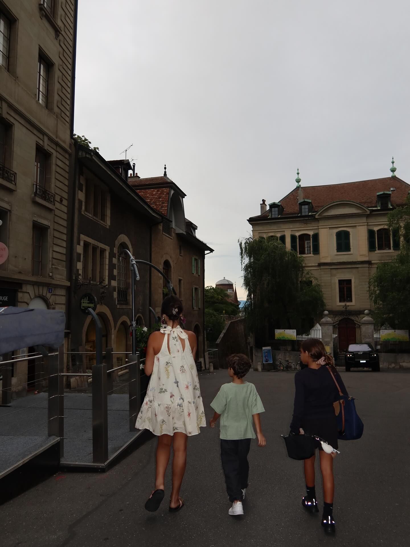 بسمة بوسيل توثق رحلتها إلى سويسرا بصحبة أبنائها × صور