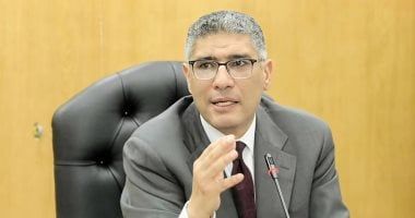 الدفع بسيارات مياه نقية لأهالى الصف وأطفيح لمواجهة أى ضعف فى الضغوطات