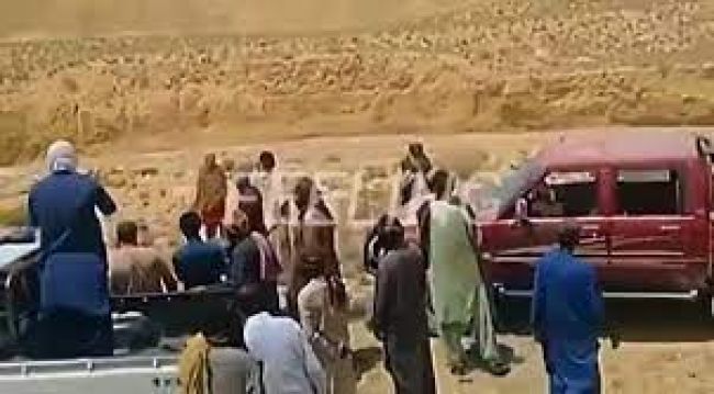 فيديو ؟اعدام ميداني لرجل وامرأة في باكستان بتهمة الخيانة الزوجية
