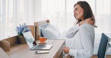 هل تعانى من آلام الظهر بعد الاستيقاظ؟ 4 تمارين فعالة لتخفيفها