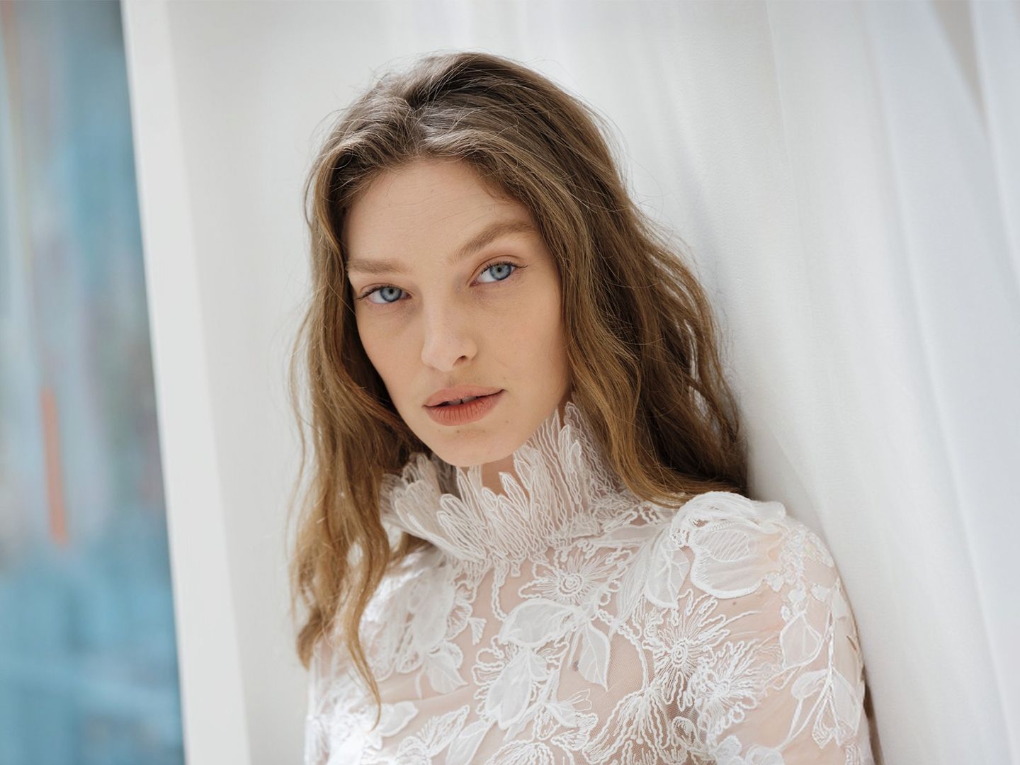 تطبيق مكياج مناسب للعروس في البيت بالخطوات.. مظهر احترافي من دون خبير تجميل