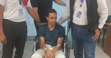 وزير الشباب والرياضة يطمئن على الحالة الصحية لمحمد حمزة لاعب السلاح