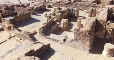 اكتشافات أثرية جديدة لمباني سكنية وكنائس ومقابر وجدارية تصور السيد المسيح