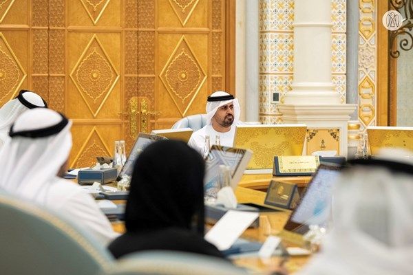 ذياب بن محمد بن زايد يترأس الاجتماع الثاني لمجلس الشؤون الإنسانية الدولية