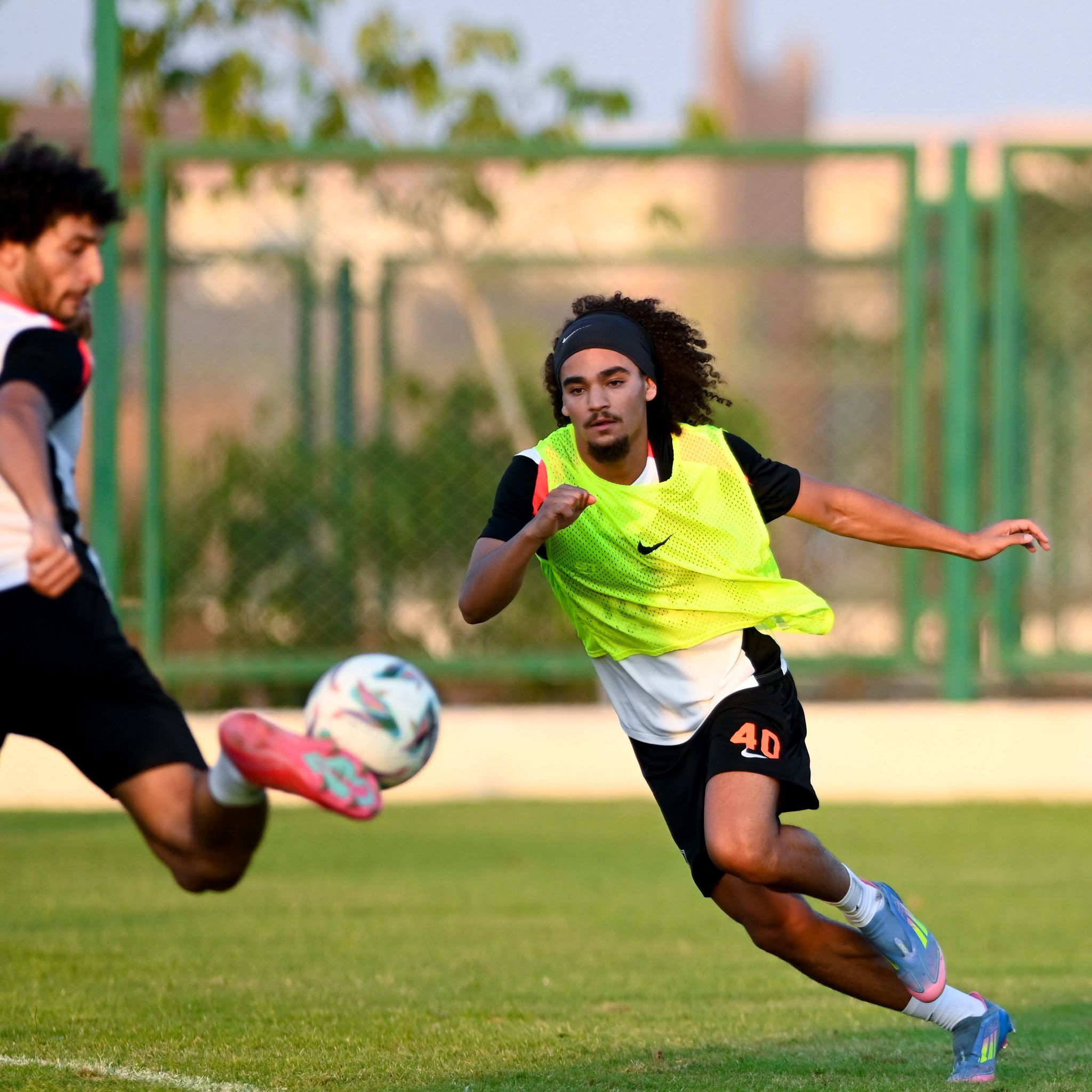 عودة عواد وتقسيمة فنية تشعل مران الزمالك بالعاصمة الإدارية.. صور