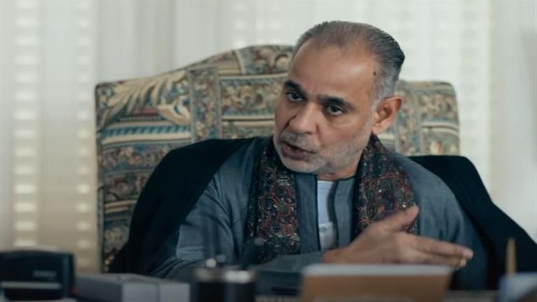 بالصور- محمود البزاوي يودع فريق عمل مسلسل "فات الميعاد"