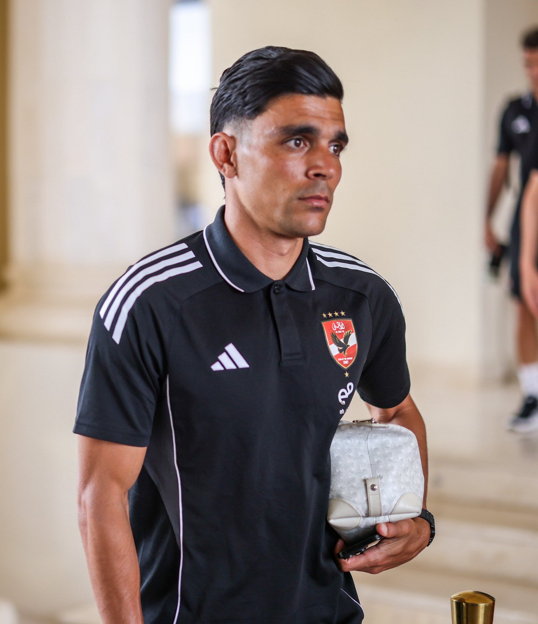 تحرك لاعبى الأهلى إلى ملعب مواجهة البنزرتي التونسي.. صور