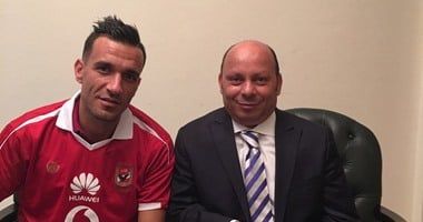 زي النهارده.. الأهلي يعلن التعاقد مع علي معلول