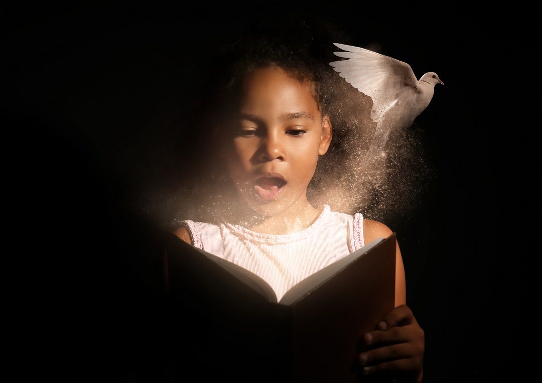 كيف تختارين القصص المناسبة لعمر طفلك من قبل الولادة وحتى سن 16 عاماً؟