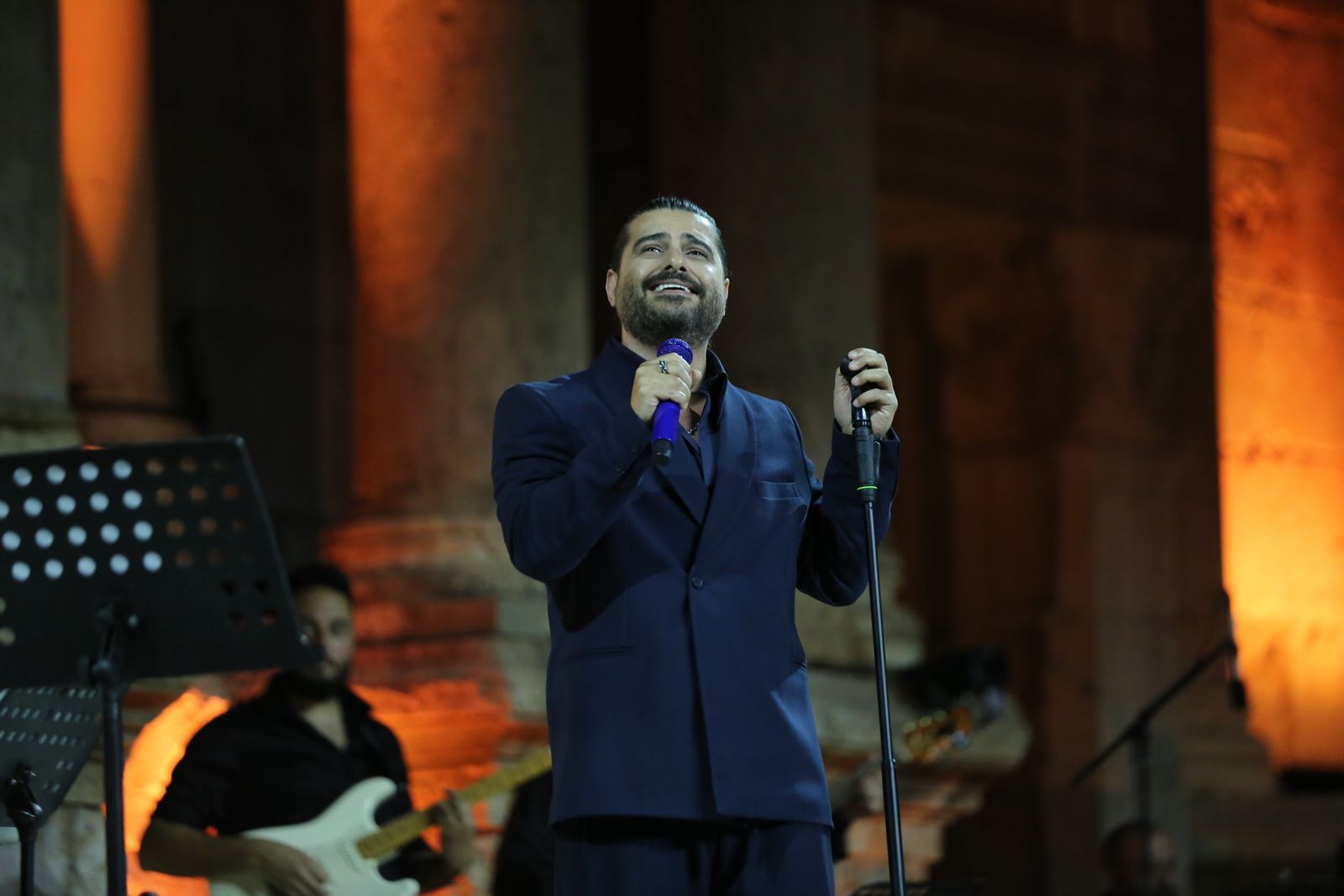 ناصيف زيتون يفتتح أولى أمسيات المسرح الجنوبي فى مهرجان جرش بدورته الـ 39