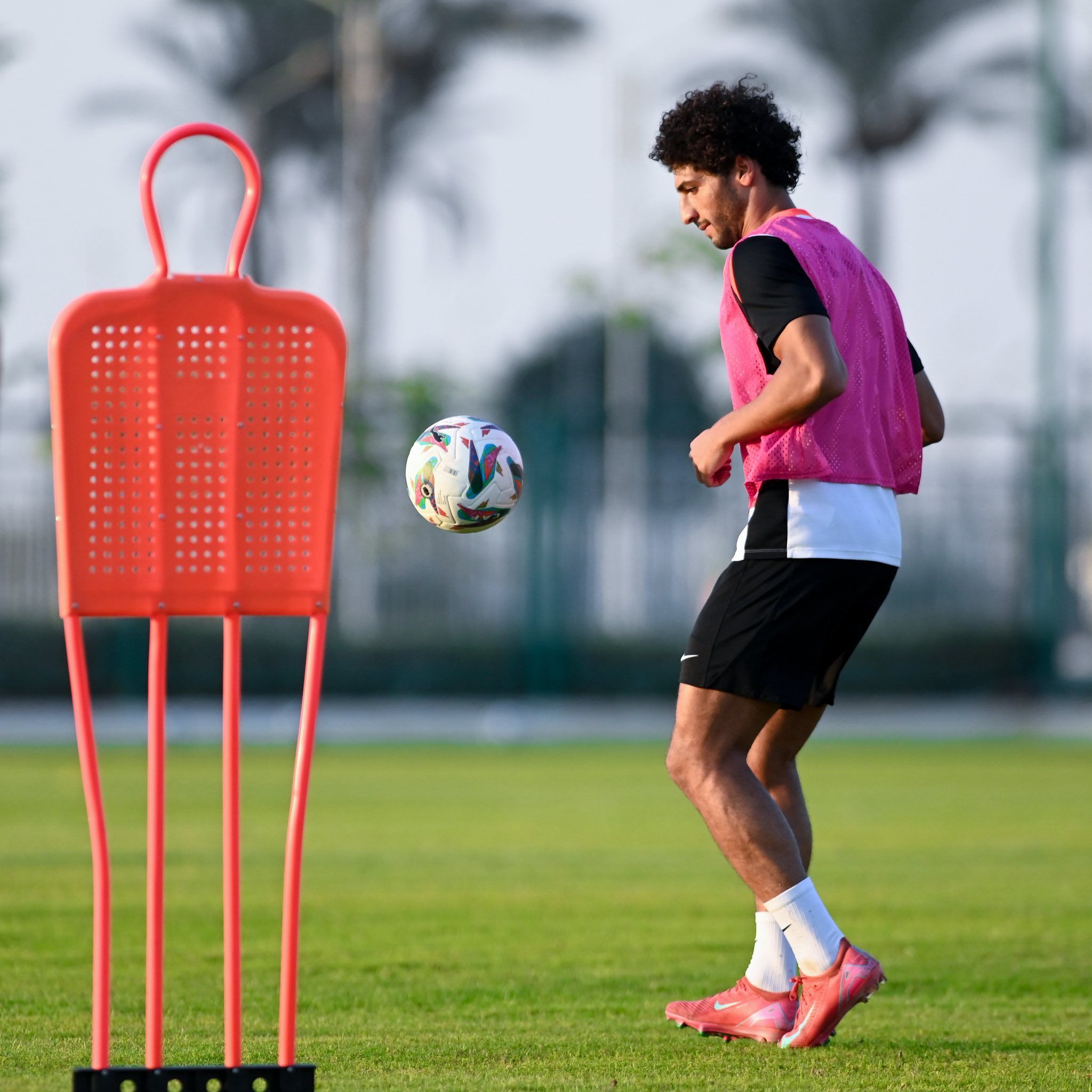 عودة عواد وتقسيمة فنية تشعل مران الزمالك بالعاصمة الإدارية.. صور