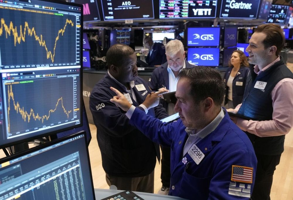 هبوط داو جونز.. مؤشرات الأسهم الأمريكية تغلق على تباين
