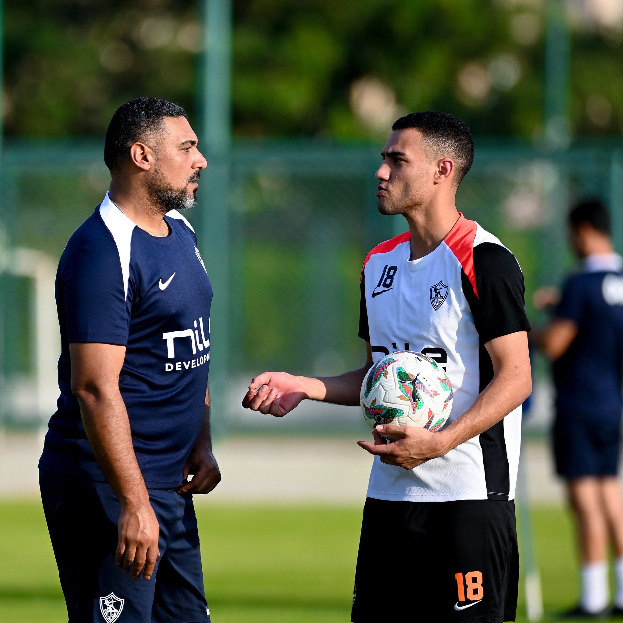 عودة عواد وتقسيمة فنية تشعل مران الزمالك بالعاصمة الإدارية.. صور