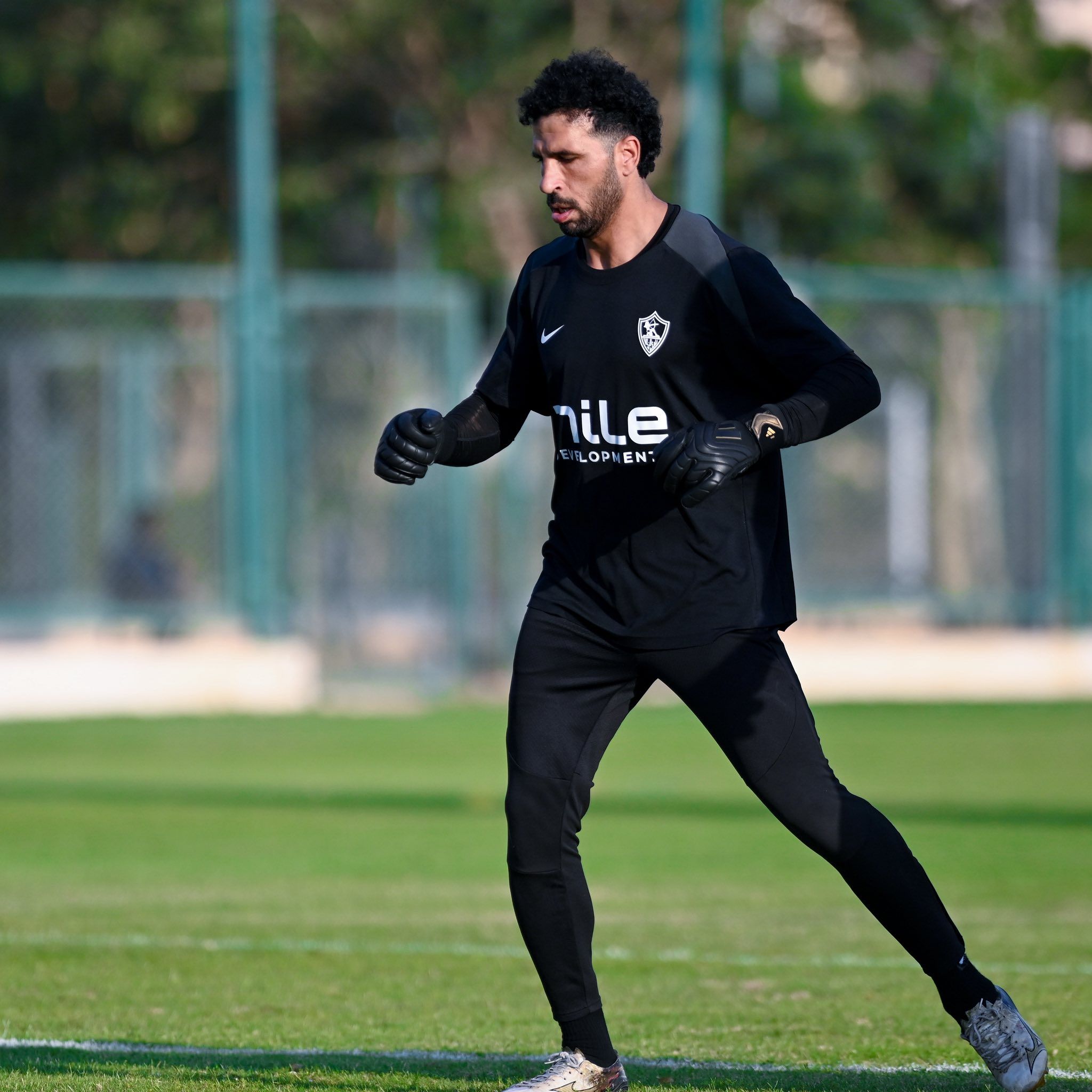 عودة عواد وتقسيمة فنية تشعل مران الزمالك بالعاصمة الإدارية.. صور