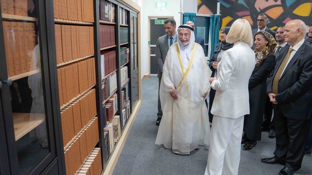 حاكم الشارقة ينال وسام الرئيس الفخري لجامعة إكستر