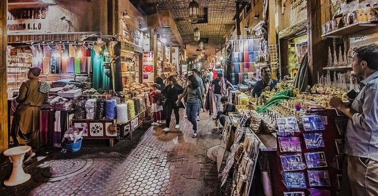 "شينخوا": أسواق دبي القديمة جسر بين ماضي الإمارة وتجربتها الحضرية الحديثة