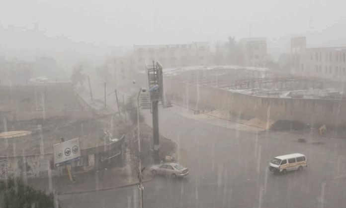 يستمر 40 يوماً...فلكي يمني: اليمن على موعد مع موسم أمطار غزيرة