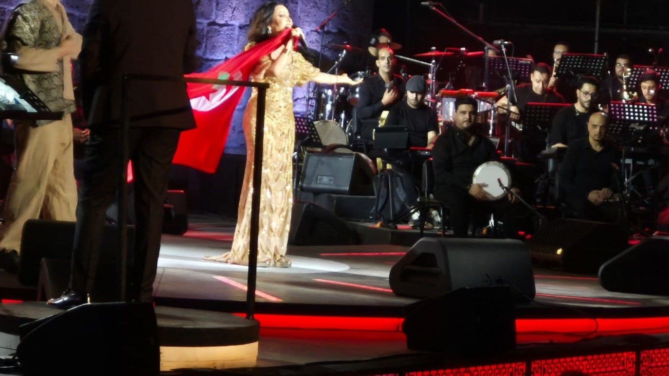 باختيارات ذكية واستعراضات مبهجة: ليلة عودة لطيفة إلى مهرجان قرطاج الدولي