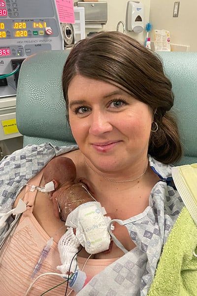 مولود أد الصابونة.. طفل مبتسر يدخل موسوعة جينيس فى عيد ميلاده الأول "فيديو"