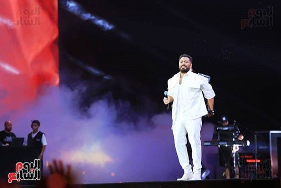 تامر حسنى يُفاجئ جمهور العلمين بالشامى ودويتو "ملكة جمال الكون".. صور