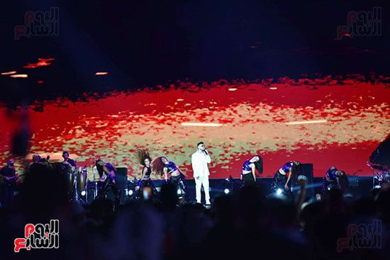 جمهور العلمين يطالب بـ"وين".. والشامى يختتم بها حفله.. صور