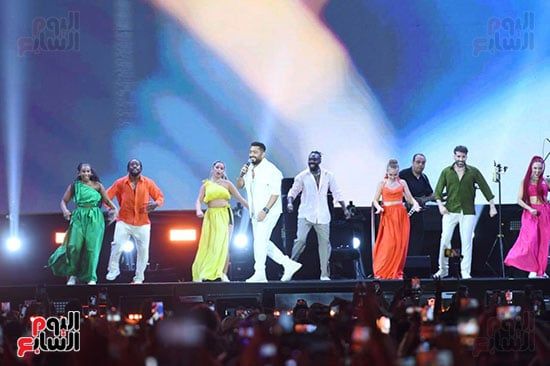 تامر حسنى يقدم أغانى "لينا معاد" و"حبك لو غلطة" فى حفل مهرجان العلمين.. صور