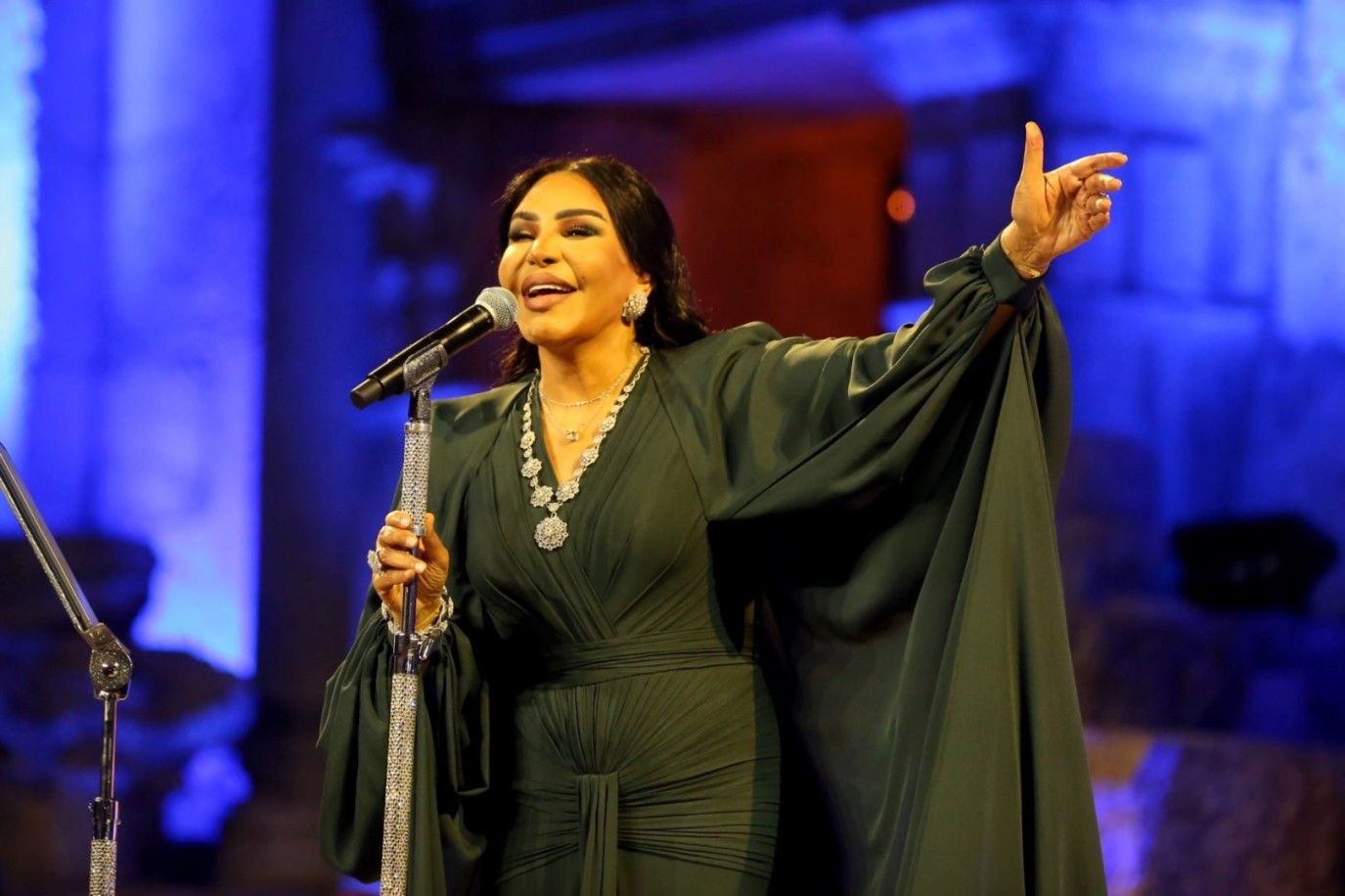 أحلام في ليلة استثنائية بمهرجان جرش: "جئت من دار زايد الى بلد النشامى"