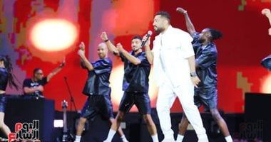 تامر حسنى يقدم أغانى "لينا معاد" و"حبك لو غلطة" فى حفل مهرجان العلمين.. صور
