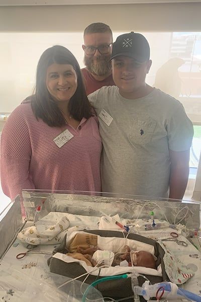 مولود أد الصابونة.. طفل مبتسر يدخل موسوعة جينيس فى عيد ميلاده الأول "فيديو"