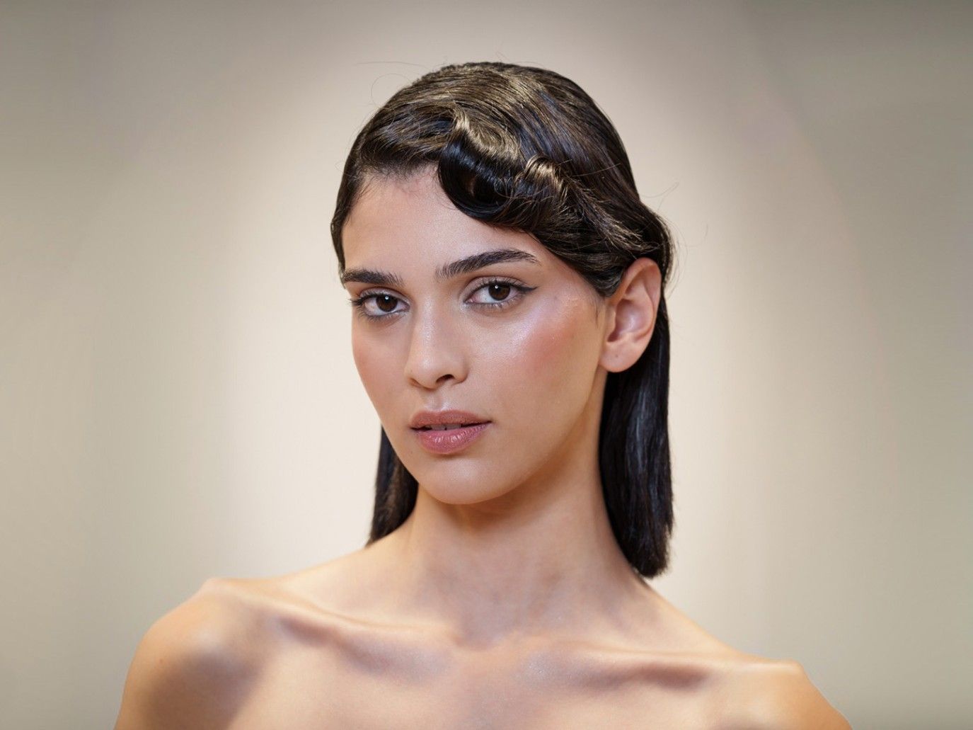 زيت الزيتون للرموش.. سر الجمال الطبيعي والنظرات الساحرة