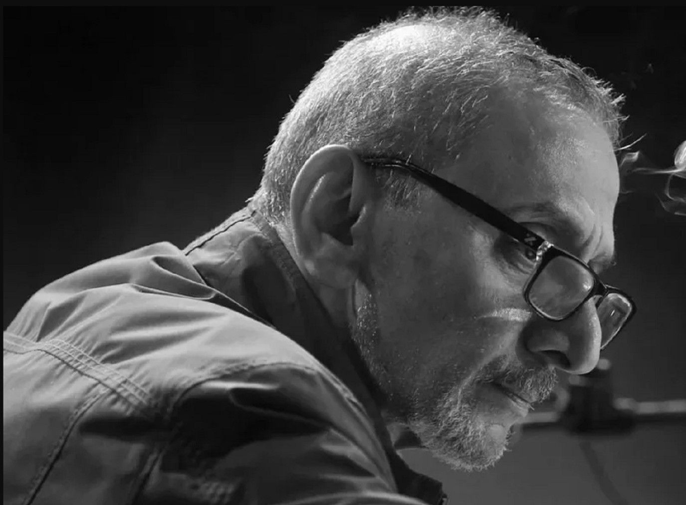 موهبة استثنائية وعلاقة خاصة مع والديه.. محطات مميزة في حياة الراحل زياد الرحباني