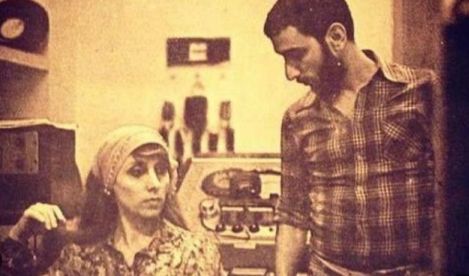 قصة 7 صور نادرة جمعت زياد الرحباني بوالدته المطربة فيروز بعد وفاته