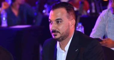 لاعبو المصري يدعمون ياسر يحيى عضو الإدارة بعد تعرضه لوعكة صحية.. فيديو