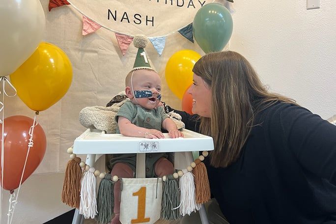 مولود أد الصابونة.. طفل مبتسر يدخل موسوعة جينيس فى عيد ميلاده الأول "فيديو"